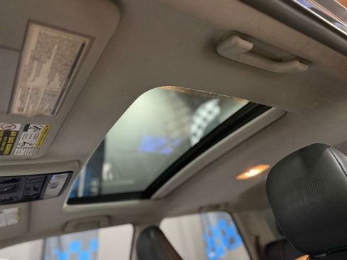 Used 2011 Toyota 4Runner Limited image 18