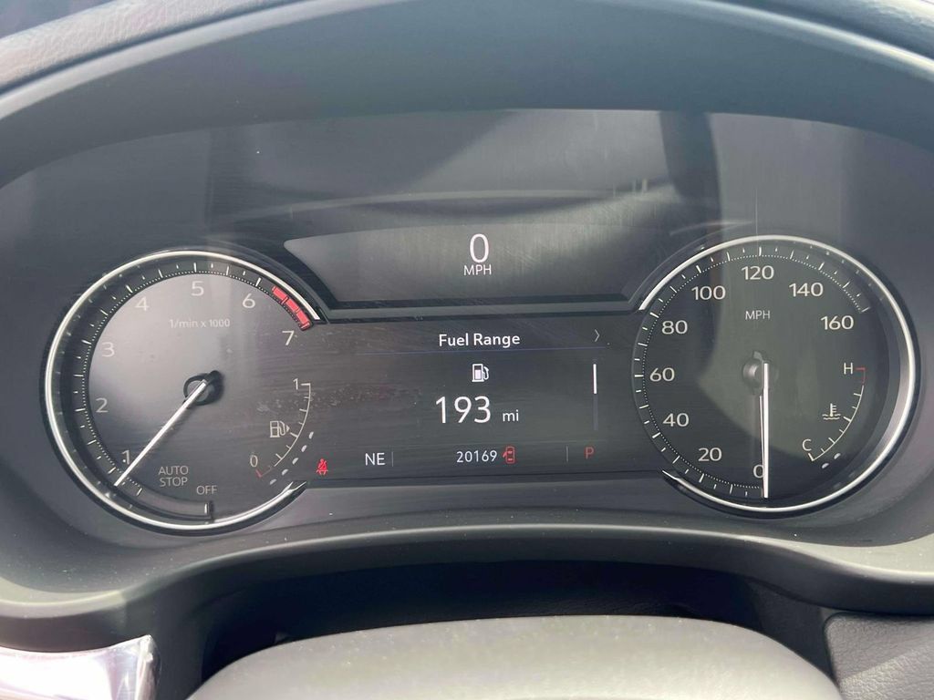 Used 2023 Cadillac XT4 Luxury w/ Cold Weather Package FWD image 26