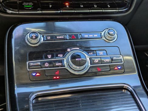 Used 2023 Lincoln Nautilus Standard w/ Premium Package image 25