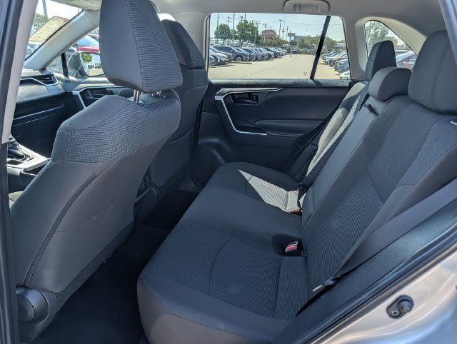 Used 2025 Toyota RAV4 LE AWD/4WD image 26