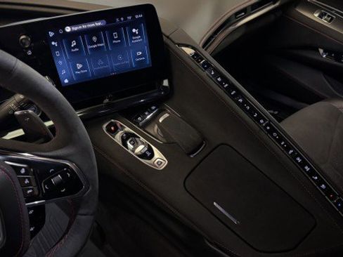 Used 2024 Chevrolet Corvette Stingray Premium Cpe w/ Z51 Performance Package image 4