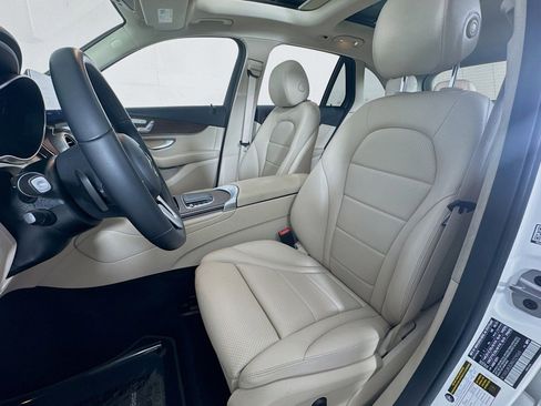 Used 2022 Mercedes-Benz GLC 300 4MATIC image 16