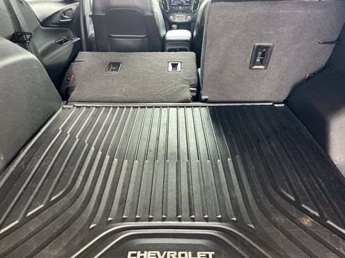 Used 2022 Chevrolet Equinox RS w/ RS Leather Package FWD image 12
