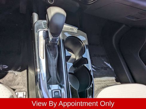 Used 2025 Chevrolet Trax LT w/ LT Convenience Package FWD image 18