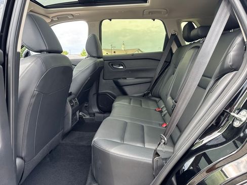 Used 2025 Nissan Rogue SL w/ Tech Package AWD/4WD image 14