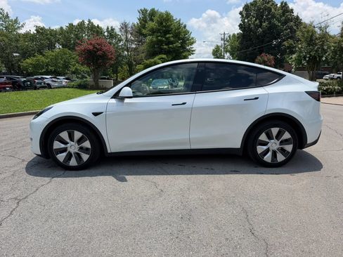 Used 2023 Tesla Model Y Long Range AWD/4WD image 7