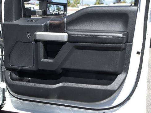 Used 2022 Ford F250 Lariat w/ Black Appearance Package AWD/4WD image 40