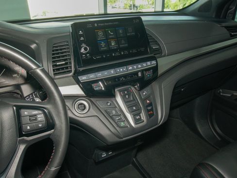 Used 2025 Honda Odyssey Sport-L image 39