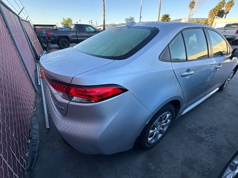 Used 2023 Toyota Corolla LE image 3