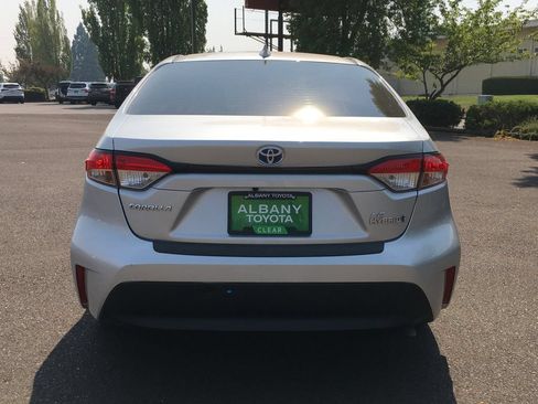 Used 2023 Toyota Corolla LE FWD image 5
