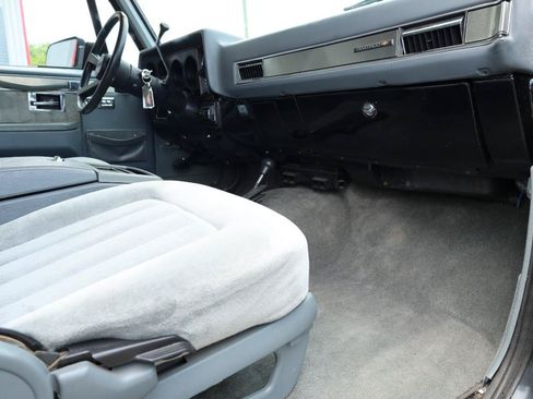 Used 1990 Chevrolet Blazer 4WD image 24