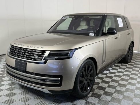 Used 2023 Land Rover Range Rover Long Wheelbase SE AWD/4WD image 2