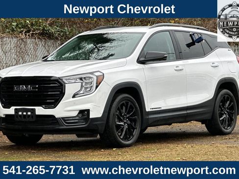 Used 2023 GMC Terrain SLT w/ Tech Package image 9