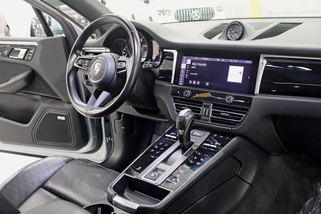 Used 2022 Porsche Macan AWD/4WD image 29