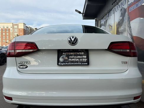 Used 2017 Volkswagen Jetta S FWD image 4