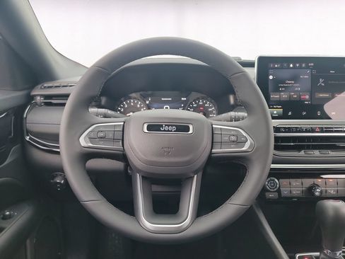 New 2026 Jeep Compass Latitude AWD/4WD image 12