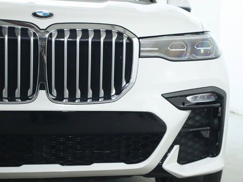 Certified 2022 BMW X7 xDrive40i w/ M Sport Package AWD/4WD image 9
