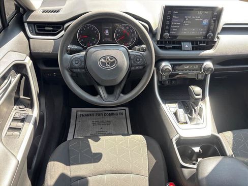 Used 2021 Toyota RAV4 XLE w/ Convenience Package FWD image 4