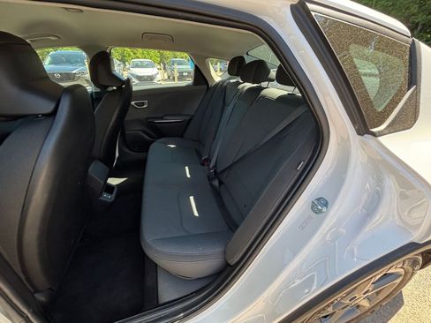 Used 2025 Kia K4 LXS FWD image 36