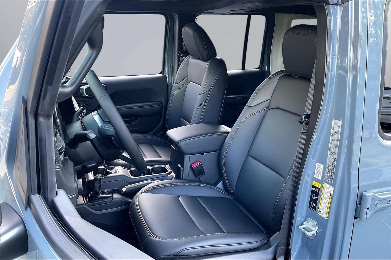 New 2026 Jeep Wrangler Unlimited Sahara AWD/4WD image 19