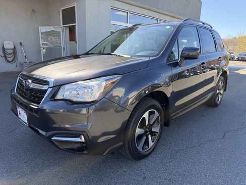 Used 2017 Subaru Forester 2.5i Premium w/ All-Weather Package AWD/4WD image 3
