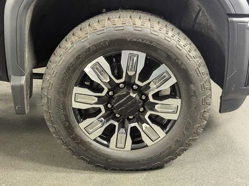Used 2025 GMC Sierra 2500 Denali w/ Technology Package AWD/4WD image 13