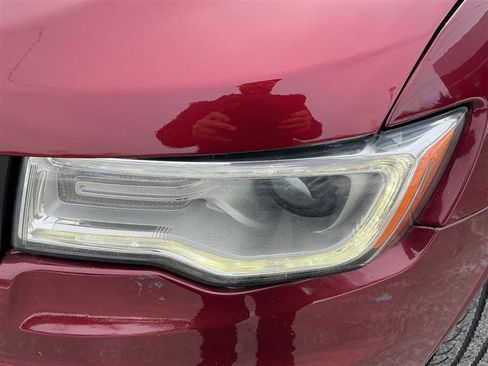 Used 2017 Jeep Grand Cherokee Overland w/ Jeep Active Safety Group image 18