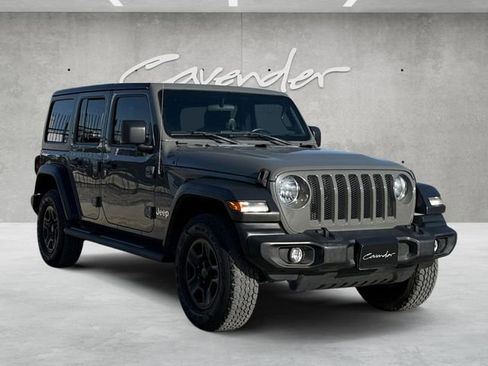 Used 2018 Jeep Wrangler Unlimited Sport image 2