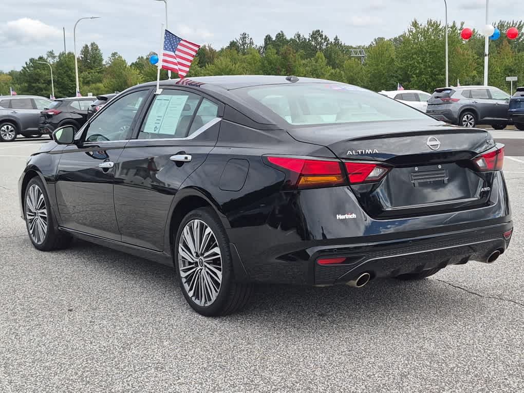 Used 2024 Nissan Altima 2.5 SL AWD/4WD image 4