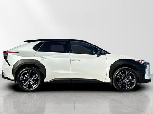 Used 2024 Toyota bZ4X Limited image 2