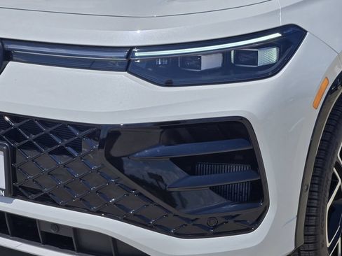 New 2026 Volkswagen Tiguan SEL R-Line AWD/4WD image 7
