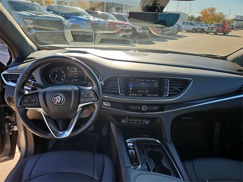 Used 2024 Buick Enclave Premium image 19