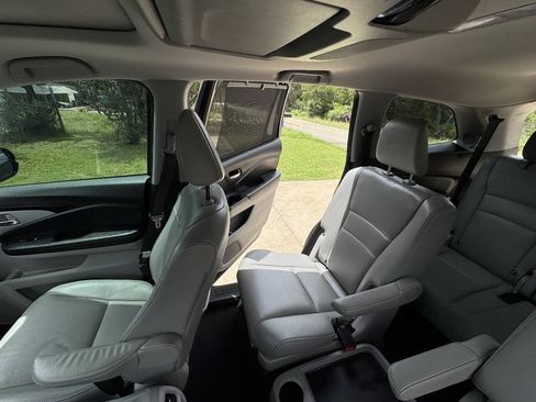 Used 2019 Honda Pilot Touring image 36
