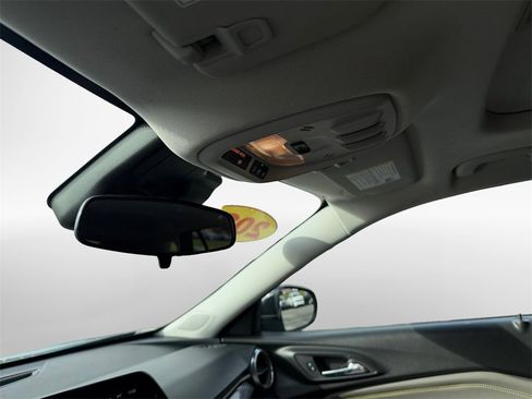 Used 2024 Chevrolet Trax ACTIV w/ Sunroof Package image 22