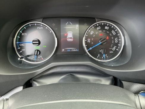 Used 2022 Toyota RAV4 XLE image 31