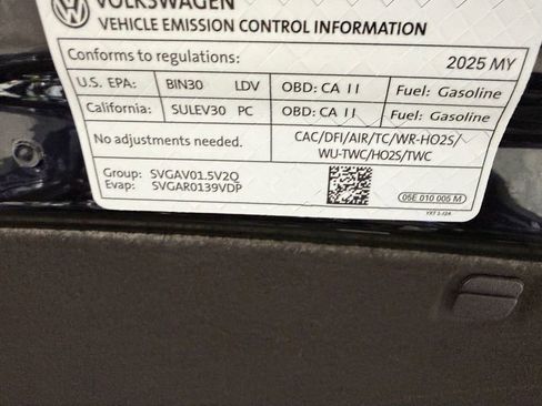 Used 2025 Volkswagen Jetta SE image 40