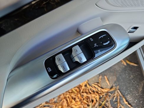 Used 2023 Mercedes-Benz C 300 Sedan image 30