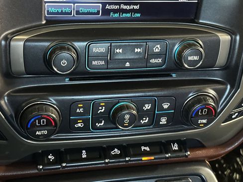 Used 2015 Chevrolet Silverado 1500 High Country w/ High Country Premium Package AWD/4WD image 22