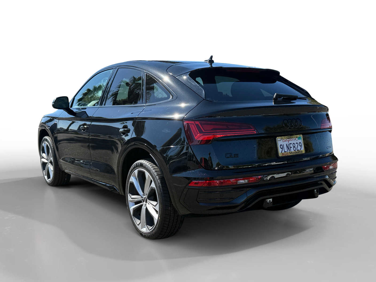 Used 2024 Audi Q5 2.0T Premium Plus w/ Premium Plus Package AWD/4WD image 3