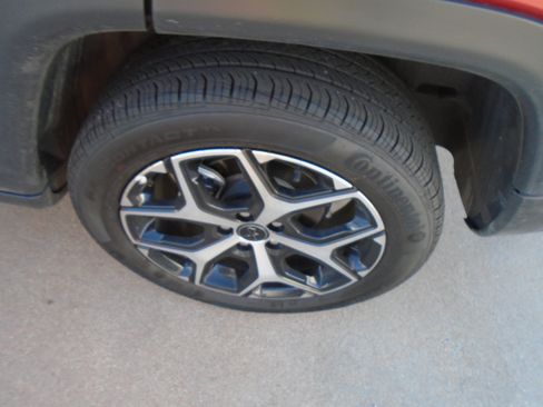Used 2025 Jeep Compass Limited AWD/4WD image 5