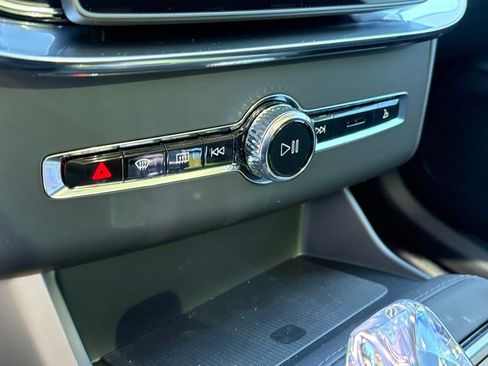 New 2026 Volvo XC90 T8 Plus w/ Protection Package Premier image 16