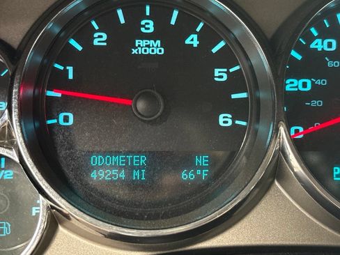 Used 2013 Chevrolet Silverado 2500 LT w/ Snow Plow Prep Package AWD/4WD image 18