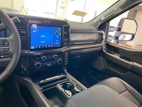 New 2026 Ford F250 Lariat w/ Black Appearance Package AWD/4WD image 12