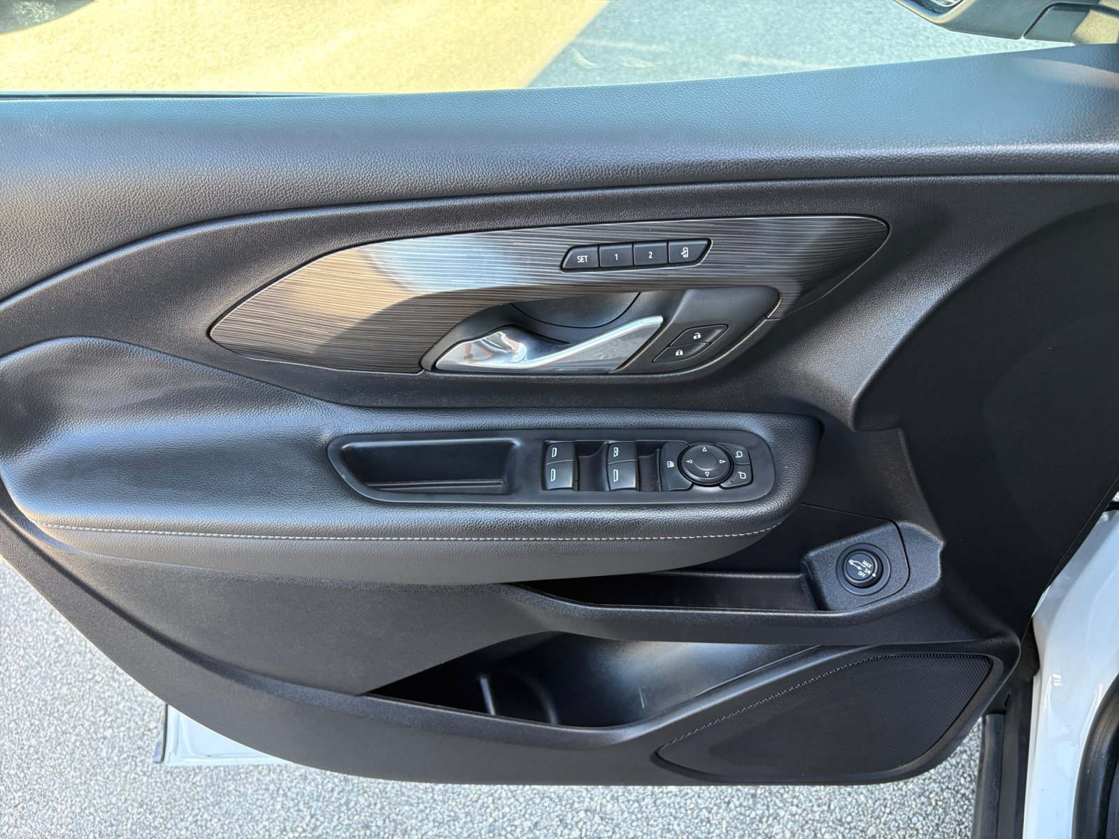 Used 2024 GMC Terrain SLT w/ Tech Package FWD image 26