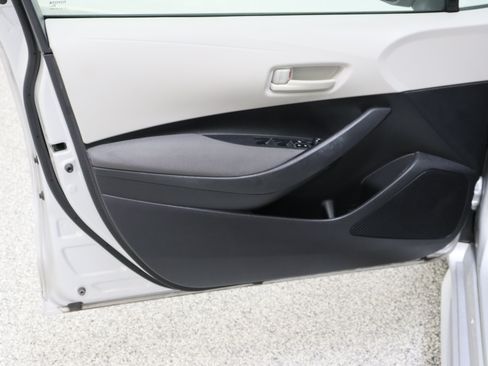 Used 2024 Toyota Corolla LE FWD image 12
