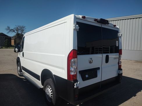 Used 2025 RAM ProMaster 2500 w/ U-Haul Equipment Group FWD image 26
