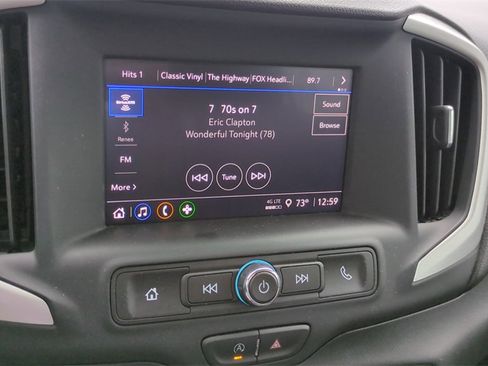 Used 2024 GMC Terrain SLE w/ Driver Convenience Package image 16