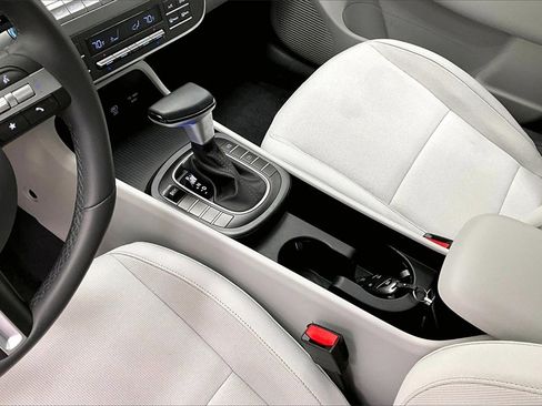 Certified 2024 Hyundai Kona SEL image 14