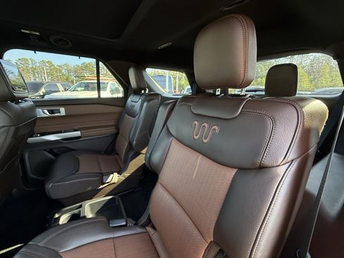 Certified 2021 Ford Explorer King Ranch w/ Premium Technology Package image 27