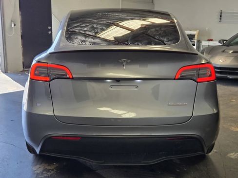 Used 2024 Tesla Model Y Performance AWD/4WD image 3